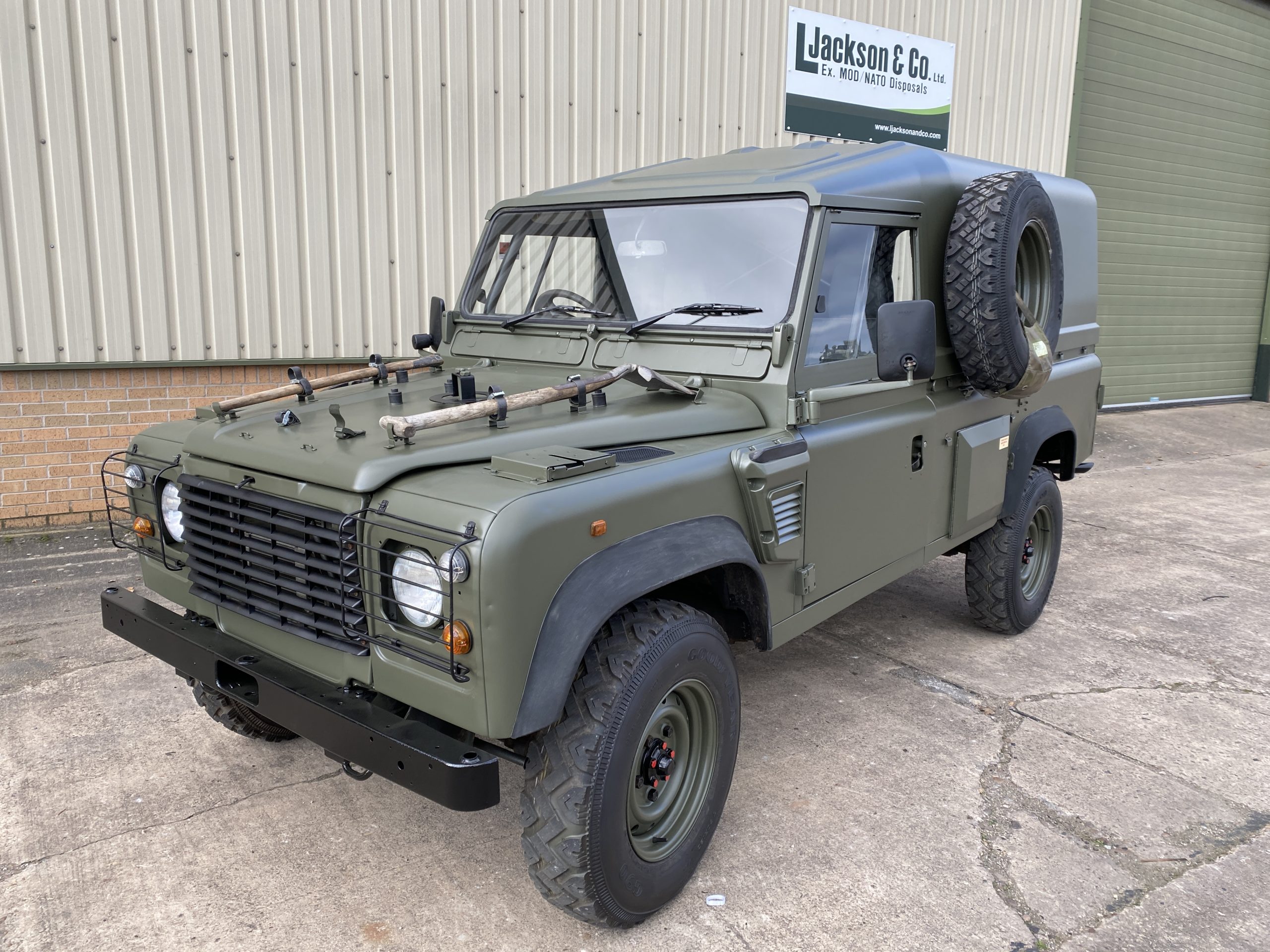 wenselijk Specimen Momentum Land Rover Defender Wolf 110 Hard Top | L Jackson & Co - Military vehicles for  sale - We sell Ex Military Land Rovers, Ex army trucks, MoD Surplus, Ex  Military and