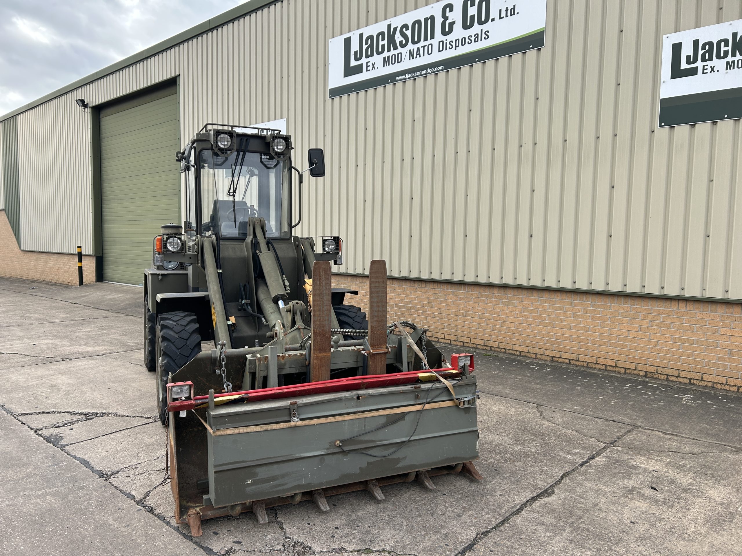 Liebherr L508 Wheeled Loader | L Jackson & Co - Military vehicles for ...