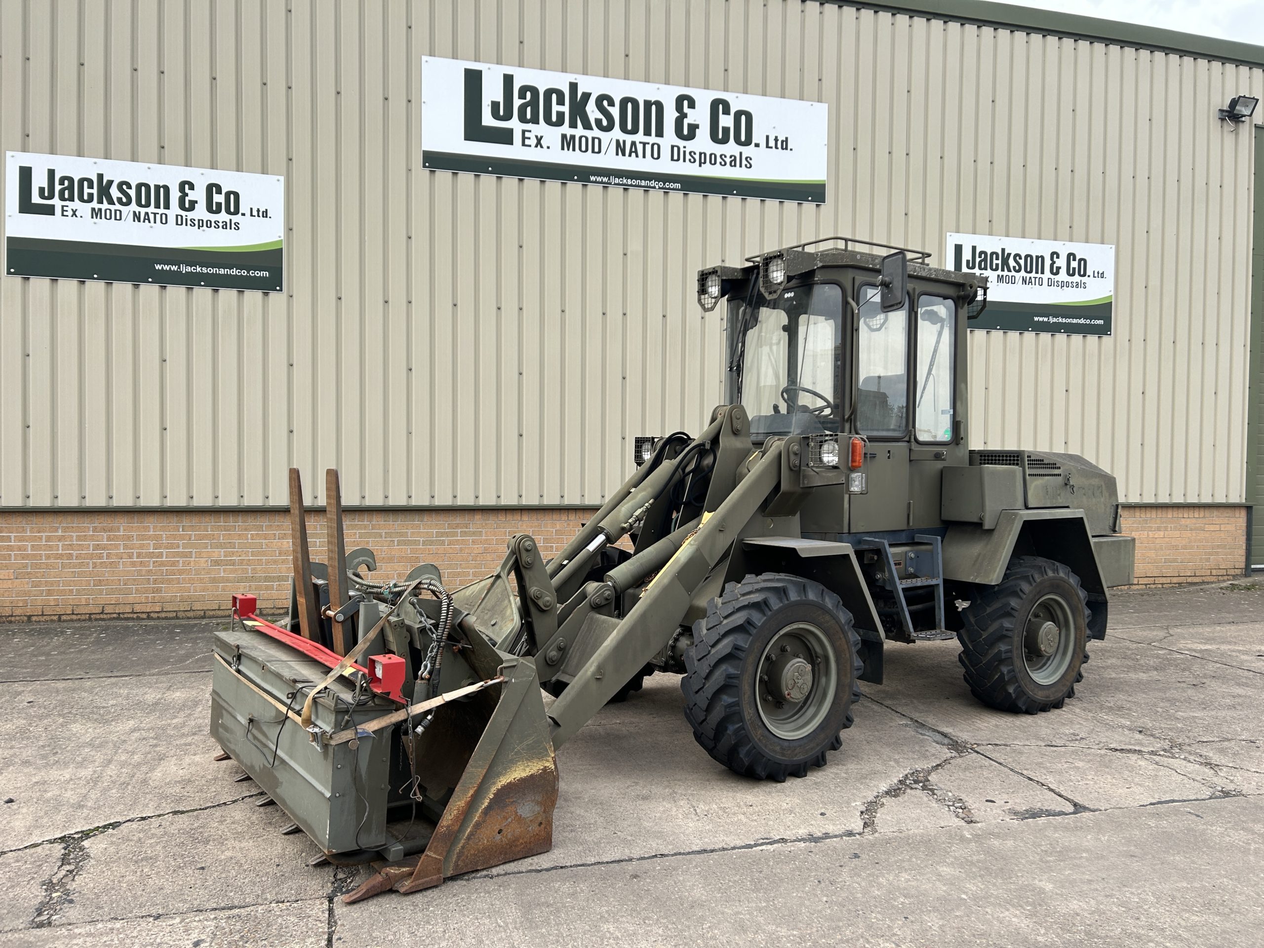 Liebherr L508 Wheeled Loader | L Jackson & Co - Military vehicles for ...