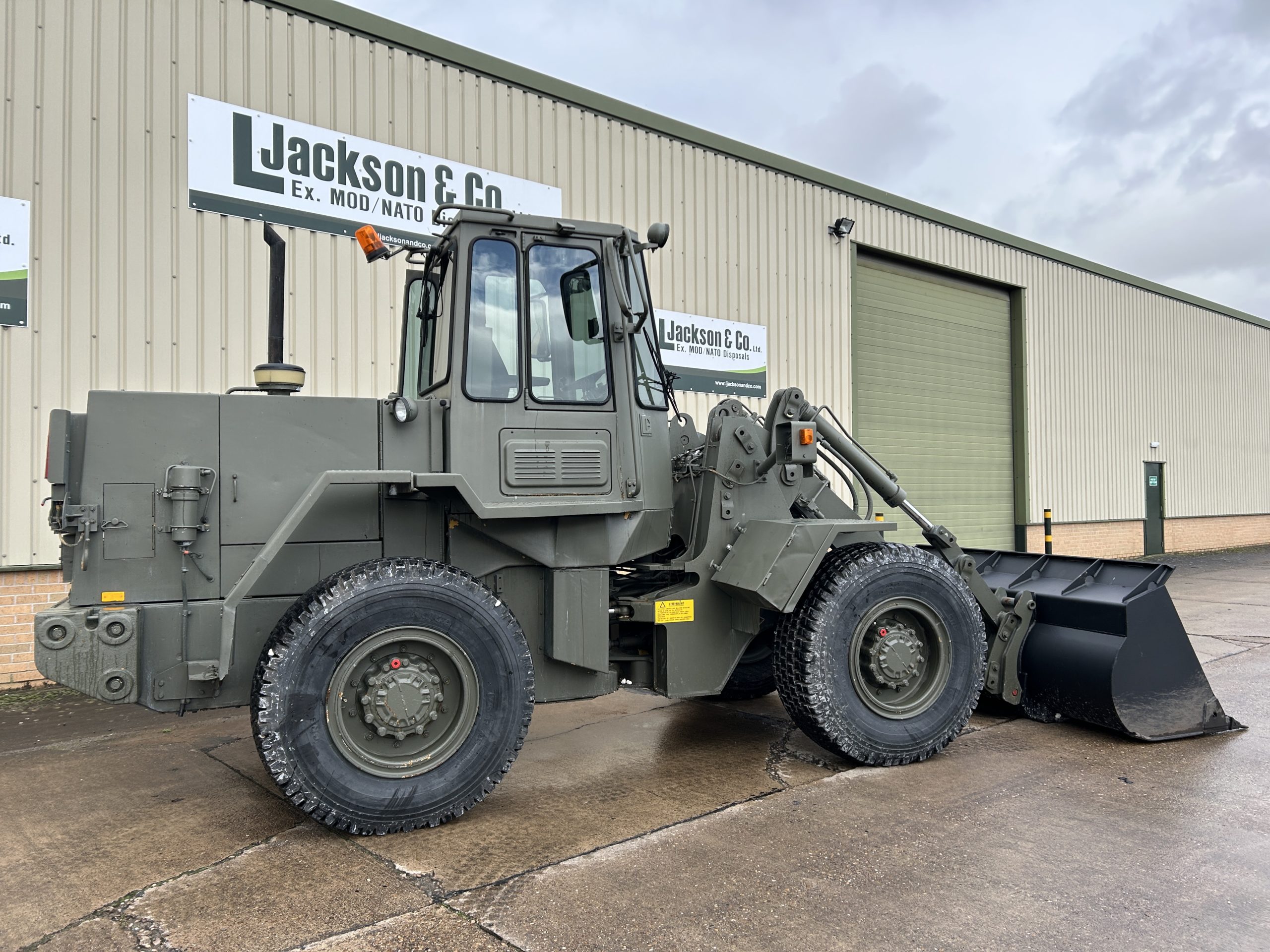 Caterpillar IT28 B Wheeled Loader | L Jackson & Co - Military vehicles ...