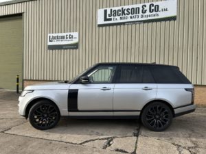 Unused Range Rover Vogue SE 5.0L V8