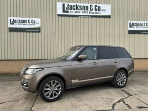 Unused Range Rover Vogue SE 5.0L V8